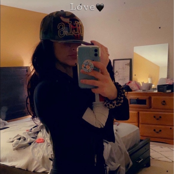 Meet your Posher, Rebecca Jean - Picture 2 of 2